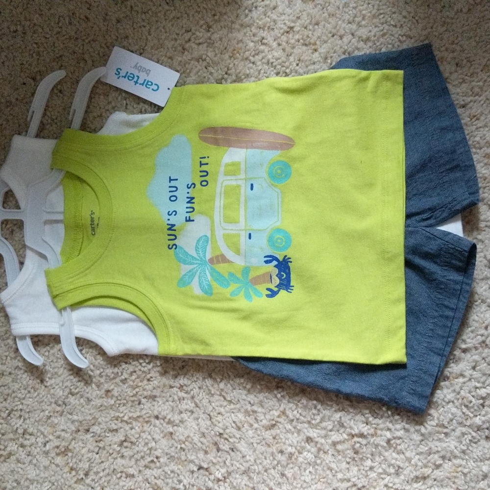 Brand New Carter's 3 piece tank top outfit size 18 months